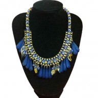 Collar moderno con toque étnico