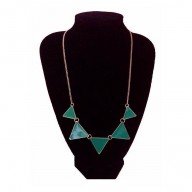 - Collar Triangular Verde