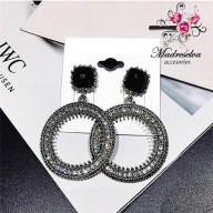 Aro Circular con strass y detalle negro