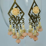 Aro Bronze con rositas y piedras en color piel y beige 