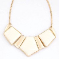 Collar V marfil