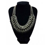 Collar con strass negro
