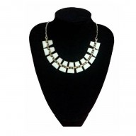 - Collar Dorado con esmaltado 