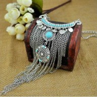 Collar Cascada Moneditas con toques turquesa