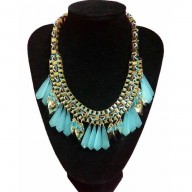 Collar moderno con toque étnico