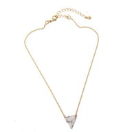 Collar V en 2 piezas con imitación marmol