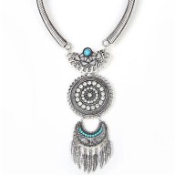 Collar Bohemio con detalles de hojas 